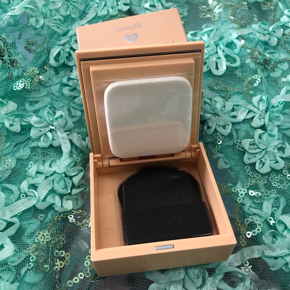 Benefit Hello Happy Velvet Powder Foundation - #2 - Picture 4 of 4